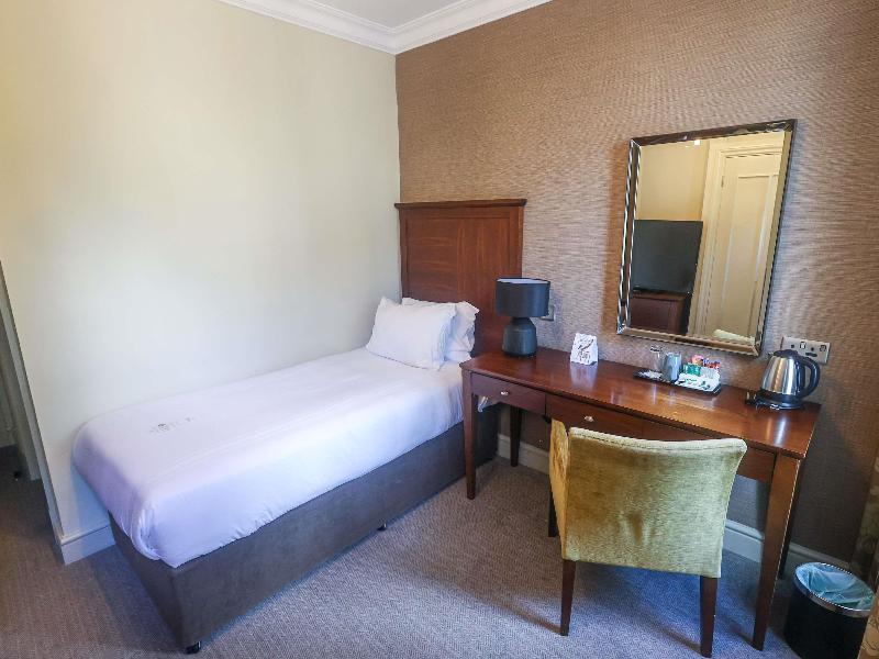 Mercure Salisbury White Hart Hotel & Apartments image