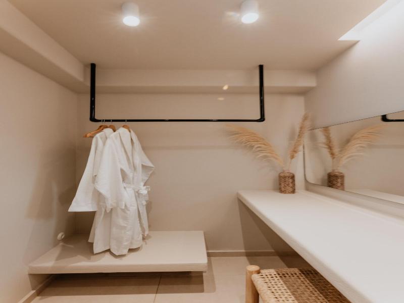 Onym Curated Villas image