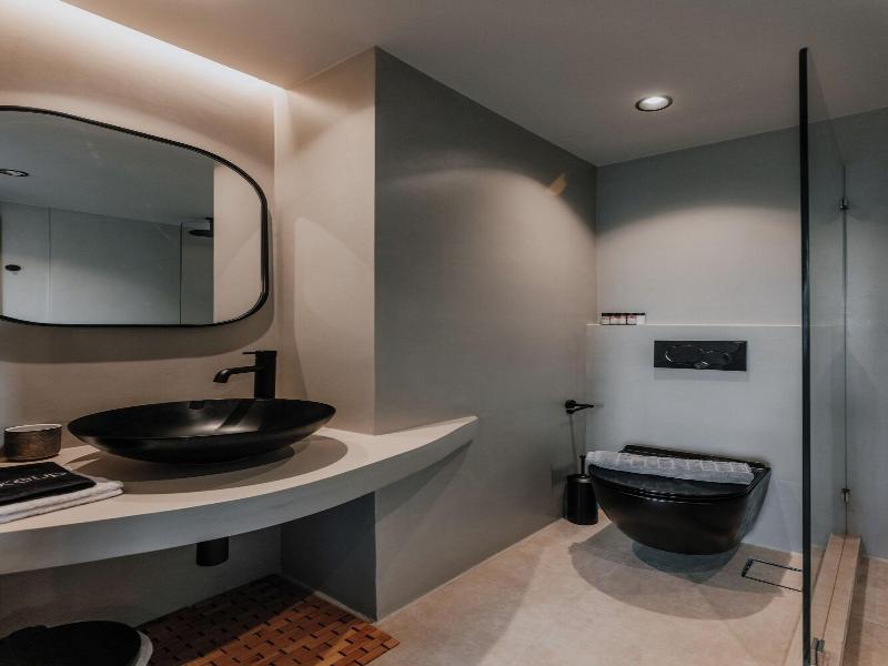 Onym Curated Villas image
