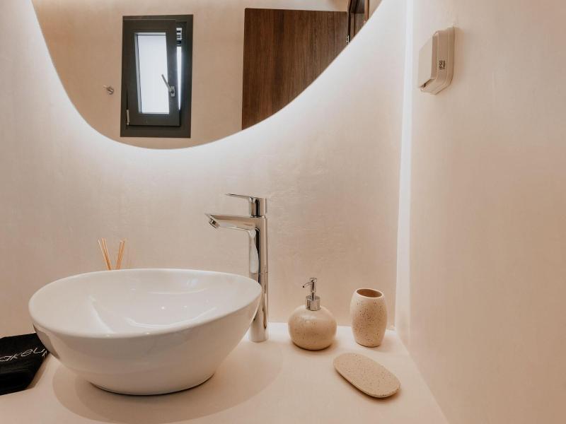Onym Curated Villas image