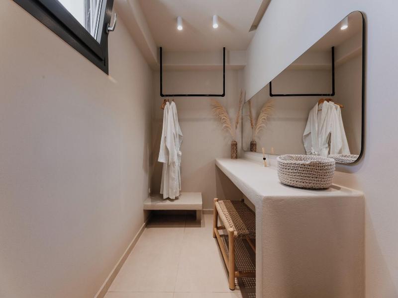 Onym Curated Villas image