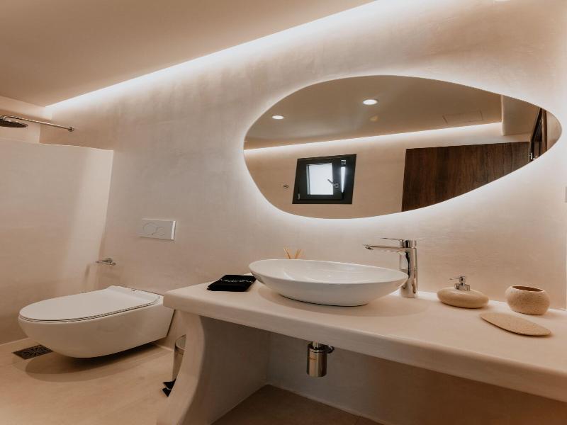 Onym Curated Villas image