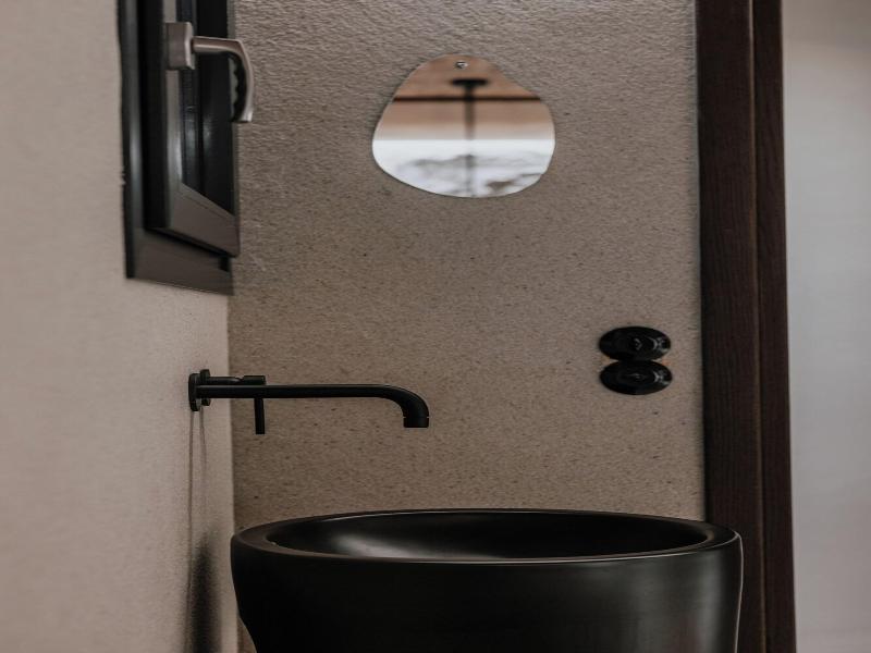 Onym Curated Villas image