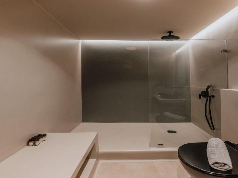 Onym Curated Villas image