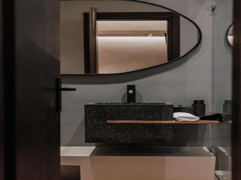 Onym Curated Villas image