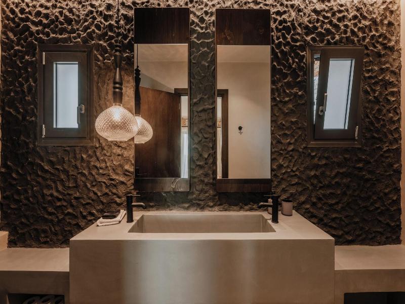 Onym Curated Villas image