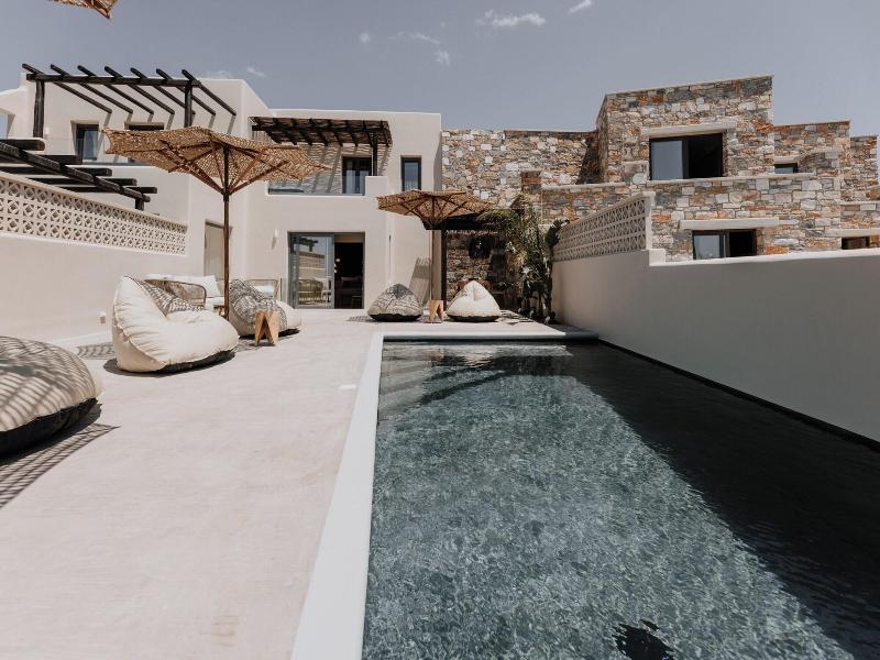 Onym Curated Villas image