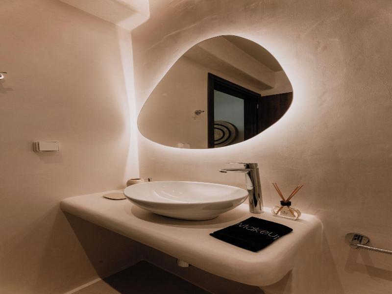 Onym Curated Villas image