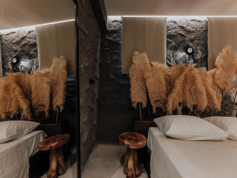 Onym Curated Villas image