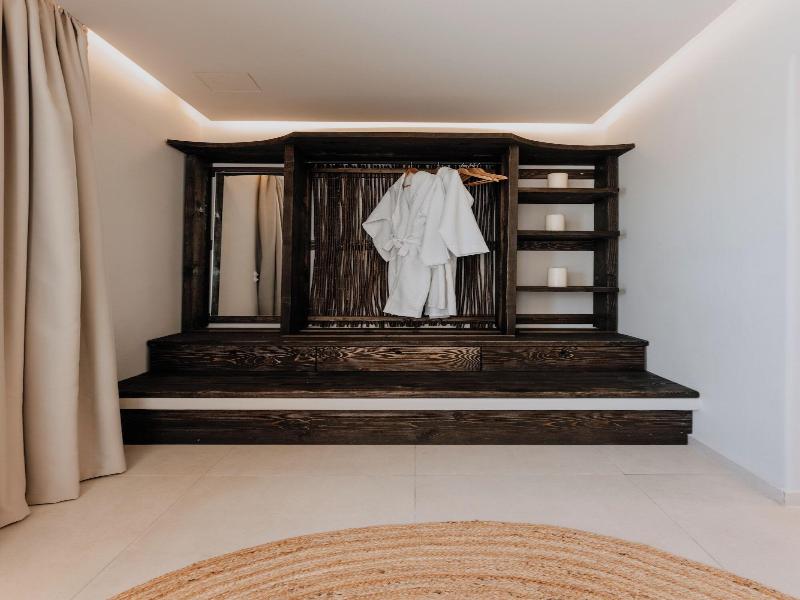 Onym Curated Villas image