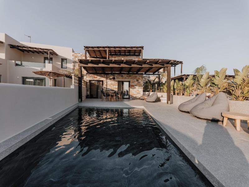 Onym Curated Villas image