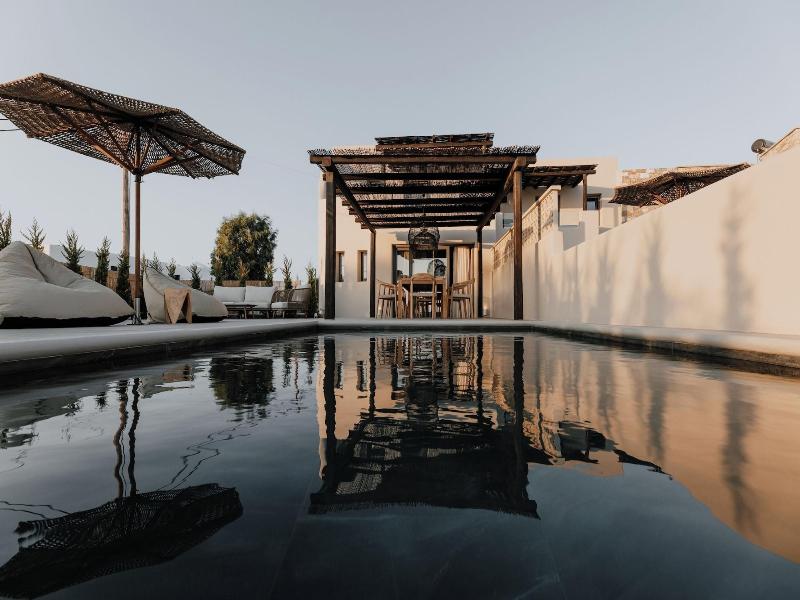 Onym Curated Villas image
