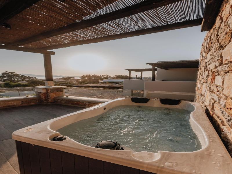 Onym Curated Villas image