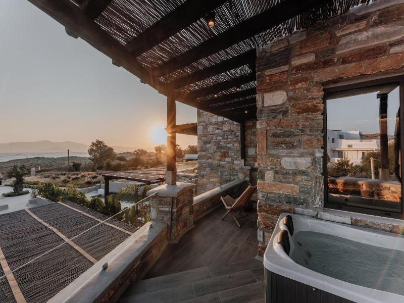 Onym Curated Villas image