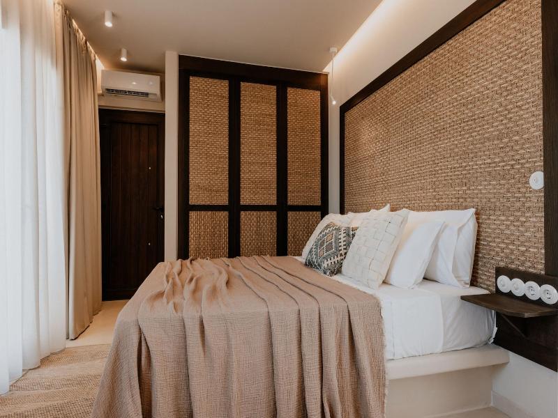 Onym Curated Villas image