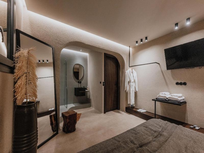 Onym Curated Villas image