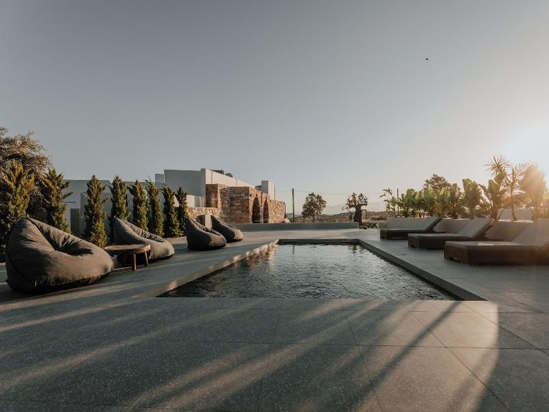 Onym Curated Villas image