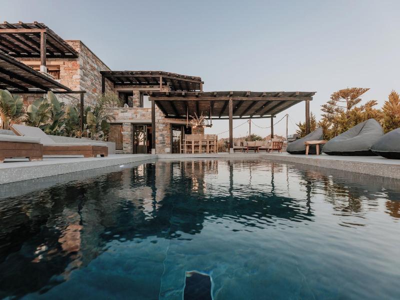 Onym Curated Villas image