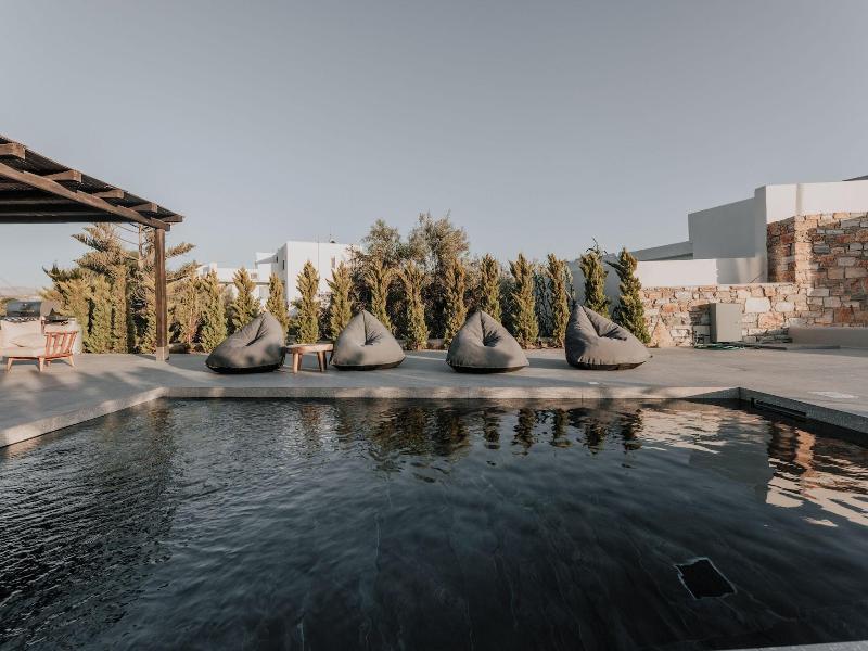 Onym Curated Villas image