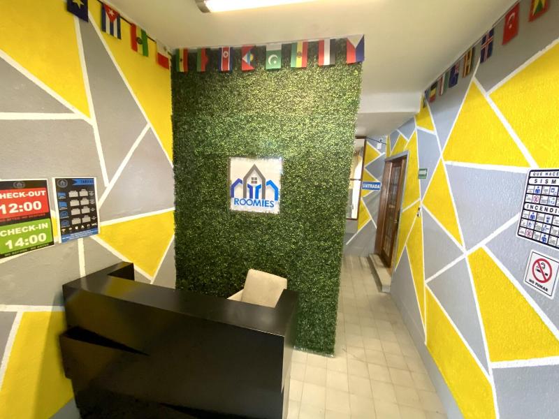 Roomies Hostel Condesa image