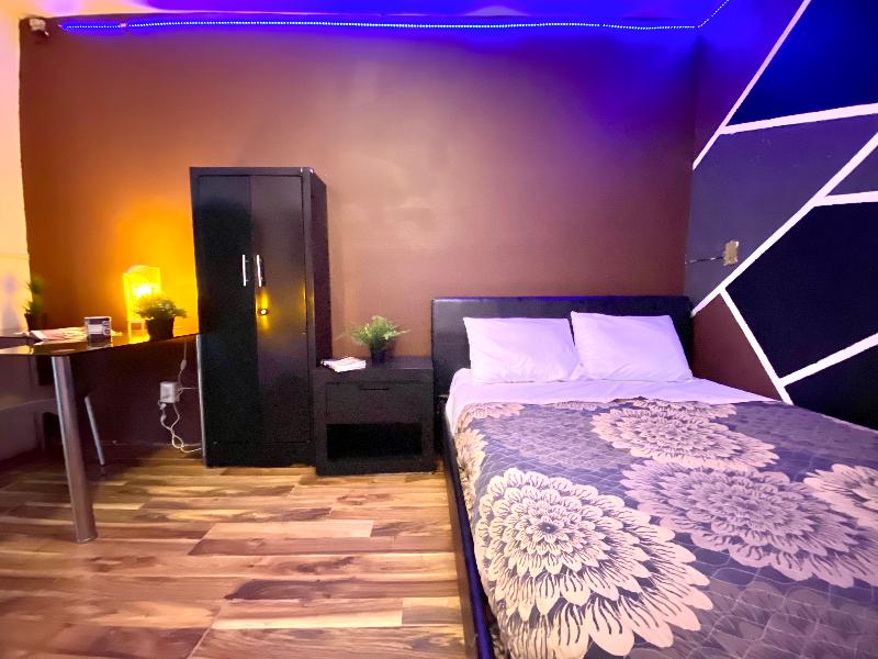 Roomies Hostel Condesa image