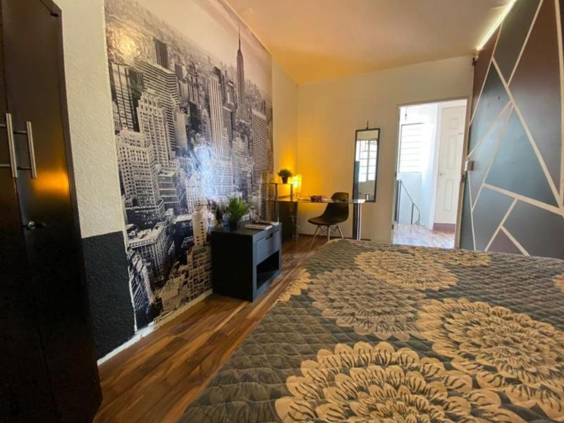 Roomies Hostel Condesa image