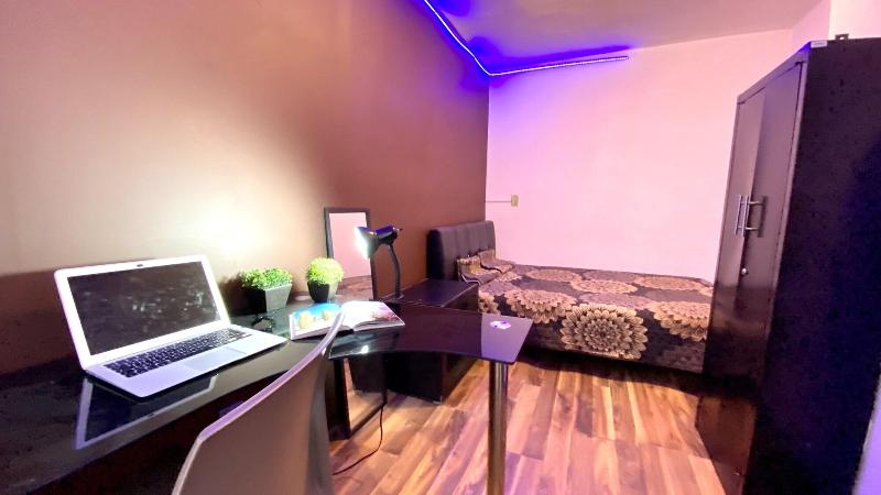 Roomies Hostel Condesa image
