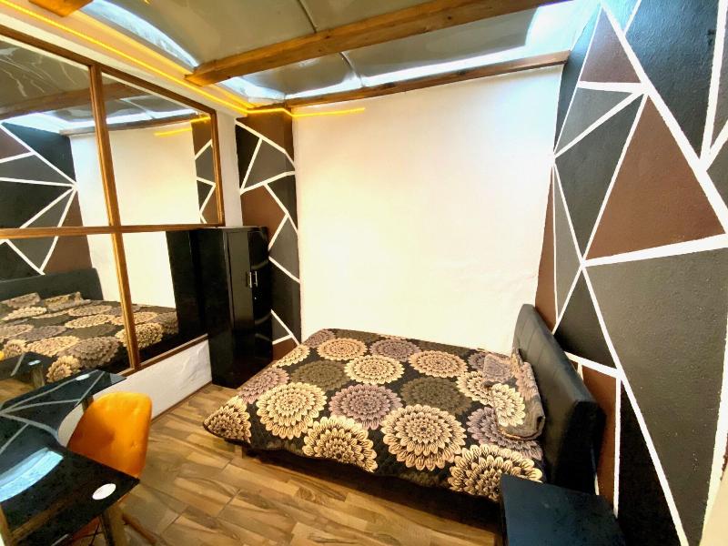 Roomies Hostel Condesa image