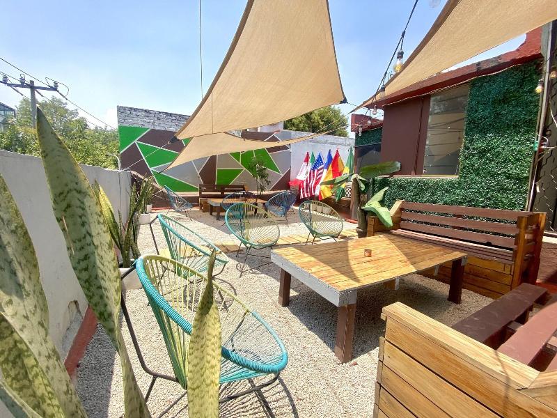 Roomies Hostel Condesa image