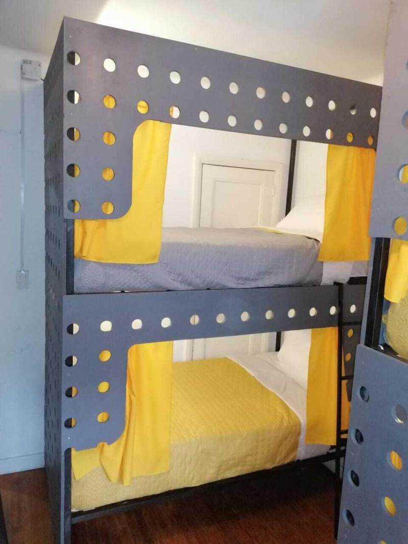 Roomies Hostel Condesa image