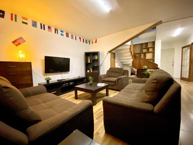 Roomies Hostel Condesa image