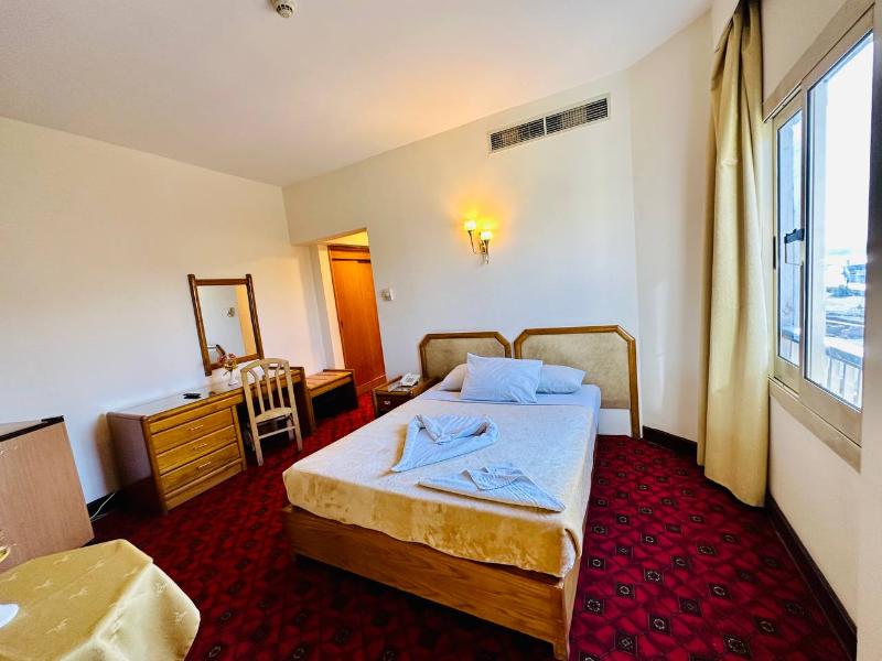 Queens Valley Hotel Luxor image
