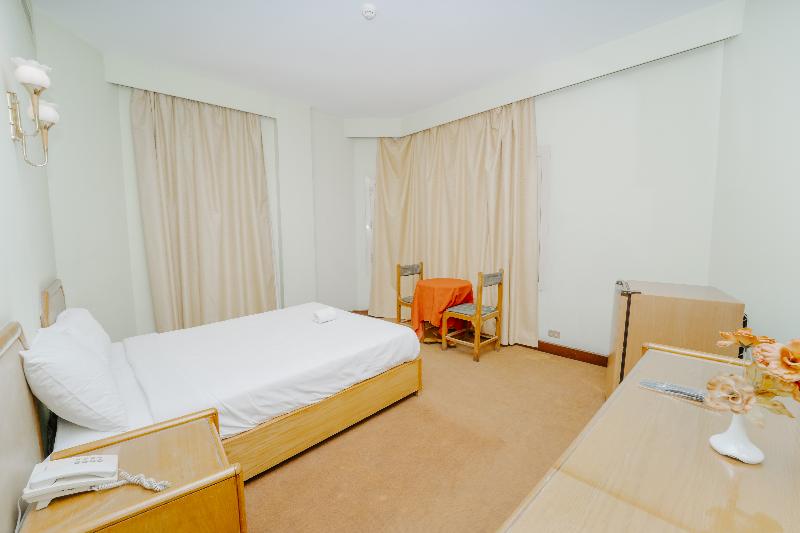 Queens Valley Hotel Luxor image