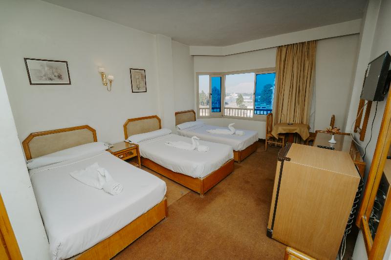 Queens Valley Hotel Luxor image