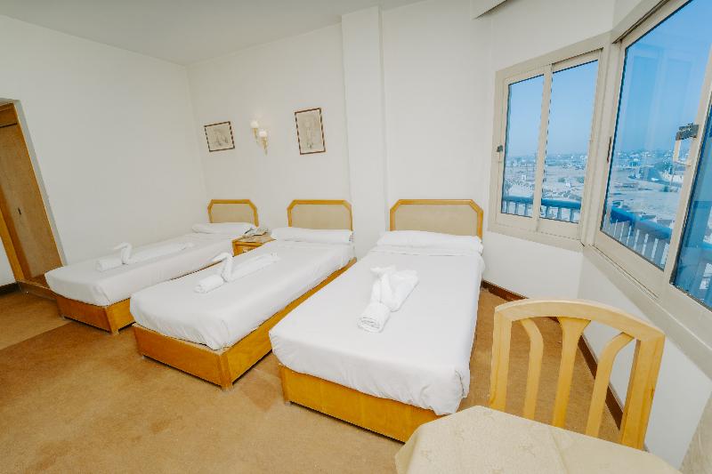 Queens Valley Hotel Luxor image