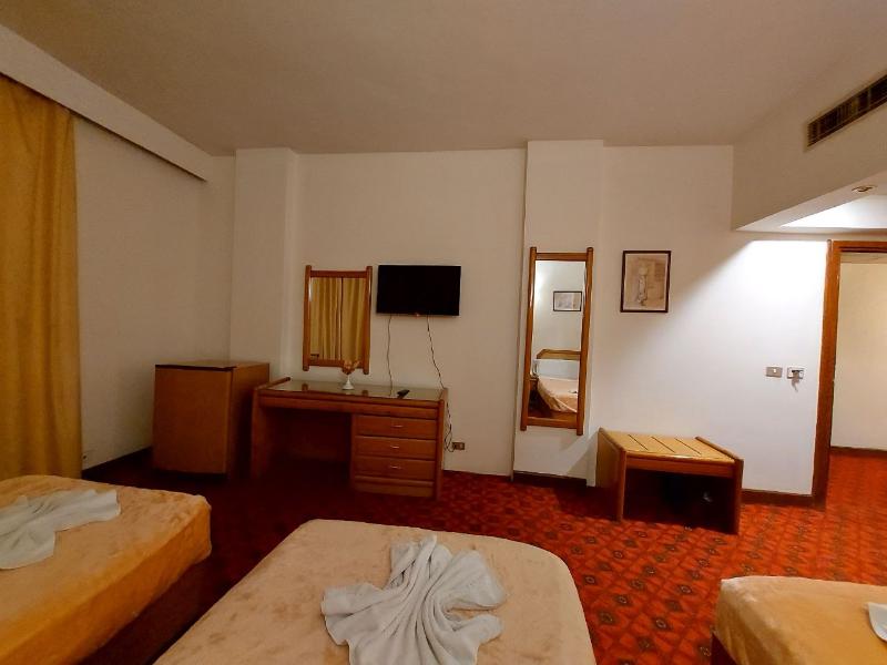 Queens Valley Hotel Luxor image