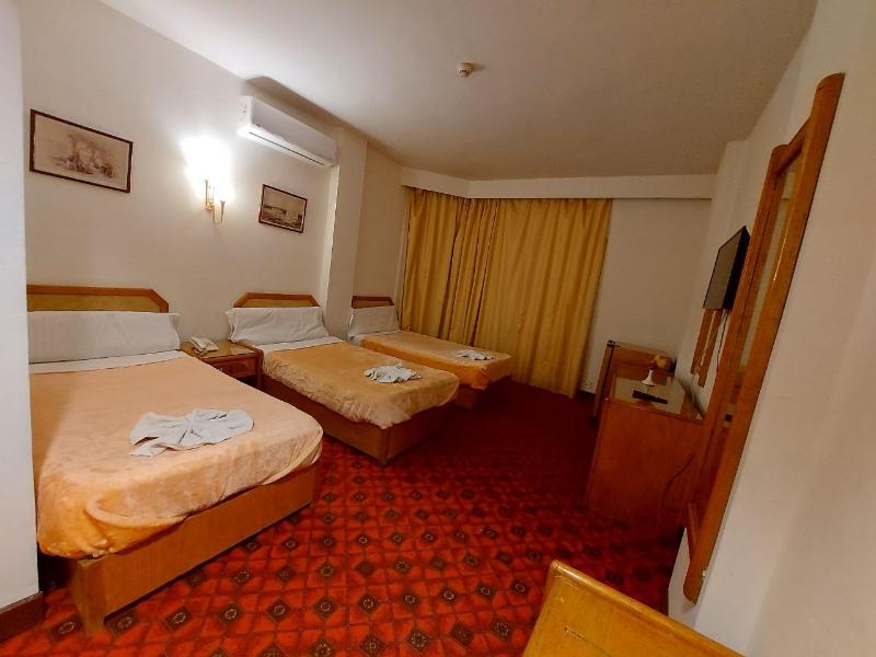 Queens Valley Hotel Luxor image