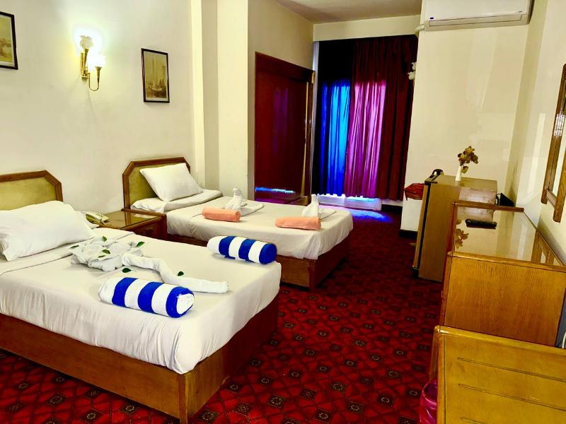 Queens Valley Hotel Luxor image