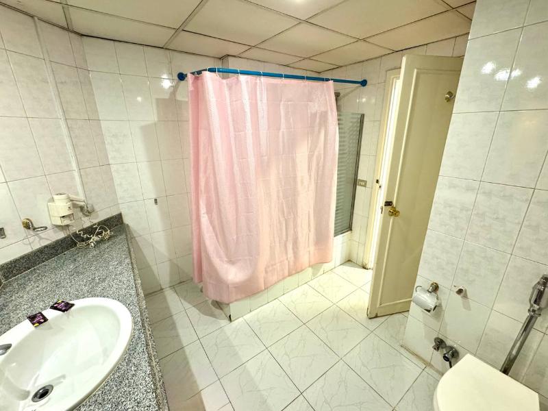 Queens Valley Hotel Luxor - Image 6