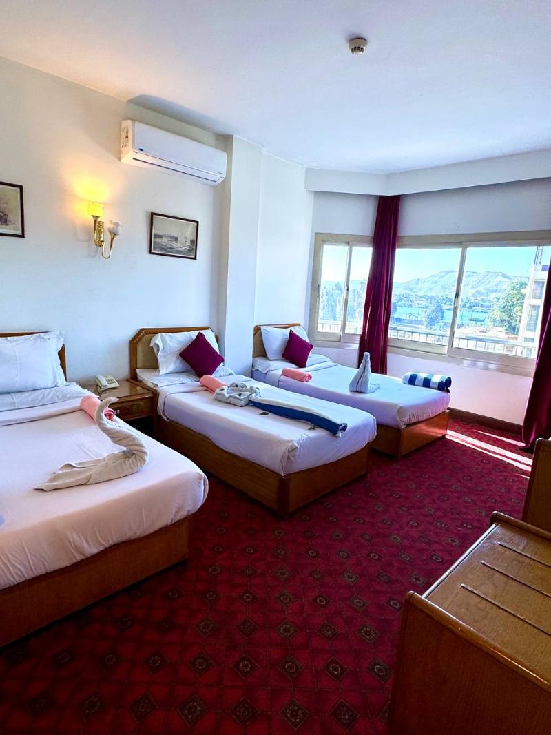 Queens Valley Hotel Luxor image
