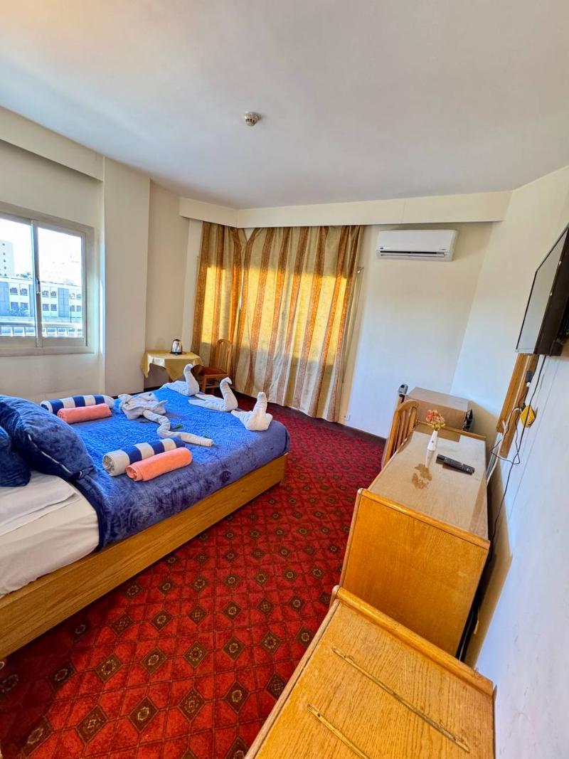 Queens Valley Hotel Luxor image