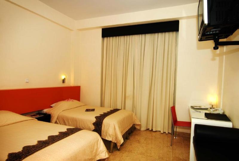 Primebiz Hotel Karawang image