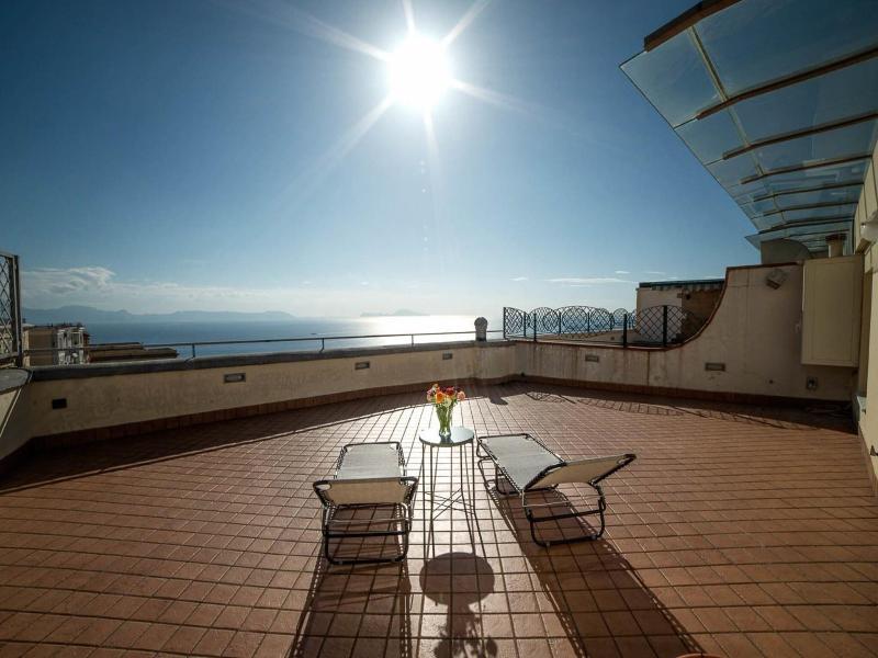 Vomero Roof image