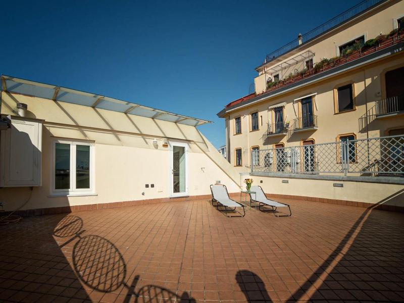 Vomero Roof image