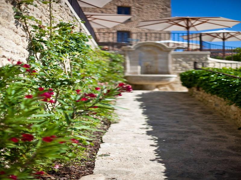Hotel Crillon Le Brave image