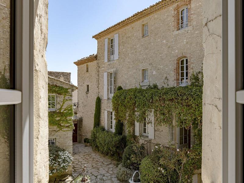 Hotel Crillon Le Brave image