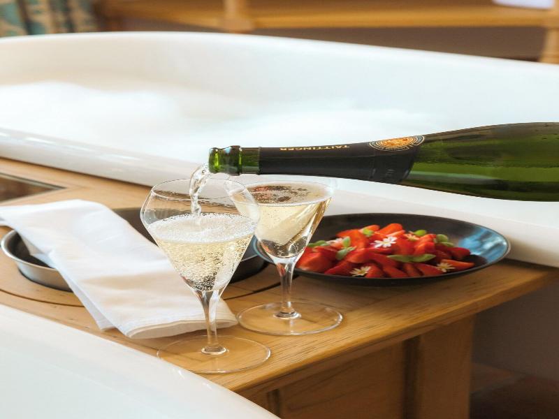 Hotel Crillon Le Brave image