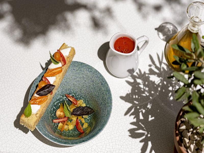 Hotel Crillon Le Brave image