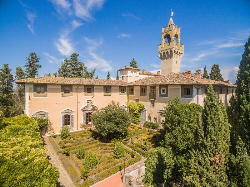 Castello Di Montegufoni image
