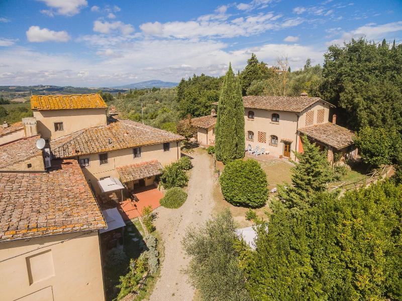 Castello Di Montegufoni image